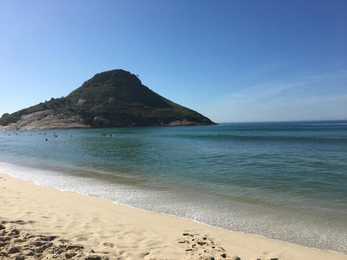 Apartamento com 2 QUARTOS em CONDOMINIO, Estacionamento e Portaria 24h - COMÉRCIO ao lado - Wi-Fi - NETFLIX e Cozinha Completa Rio de Janeiro Exterior foto